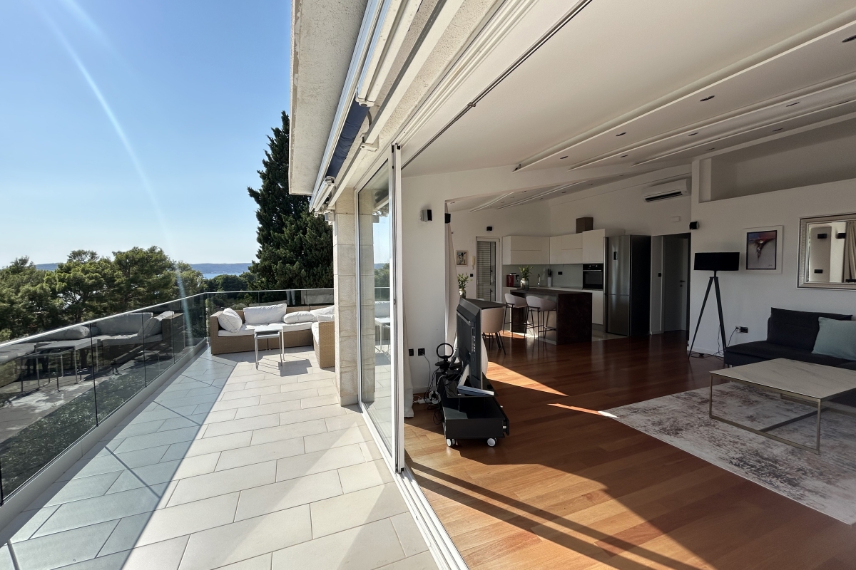 Attico esclusivo in posizione prestigiosa - prima fila al mare