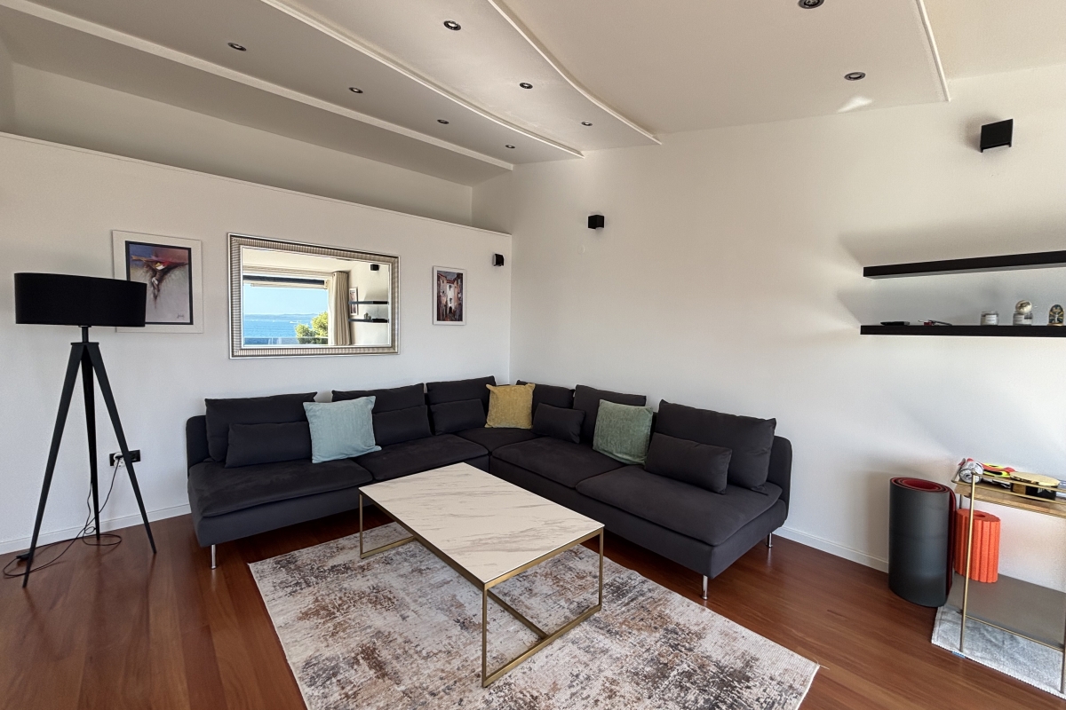 Attico esclusivo in posizione prestigiosa - prima fila al mare