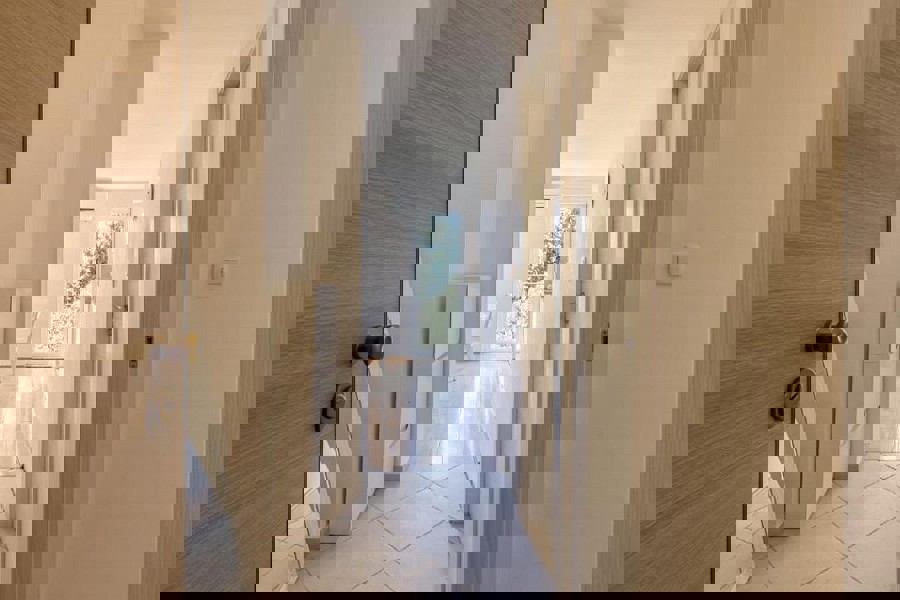 Ampio appartamento familiare con balcone e loggia