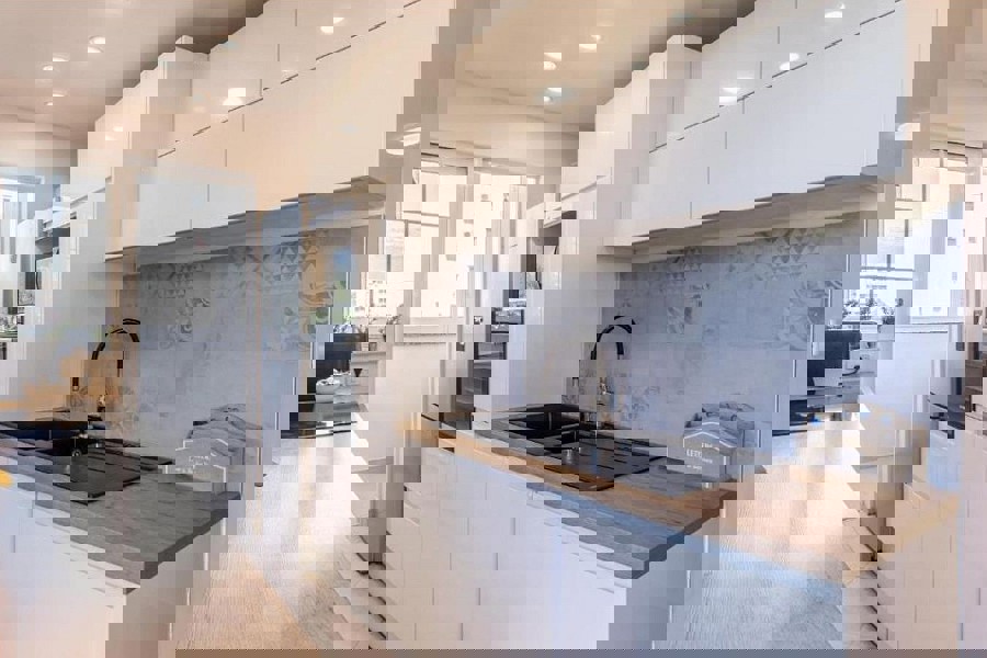 Ampio appartamento familiare con balcone e loggia