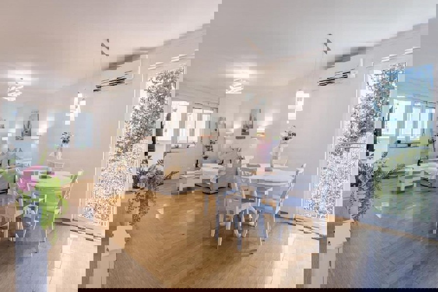 Ampio appartamento familiare con balcone e loggia