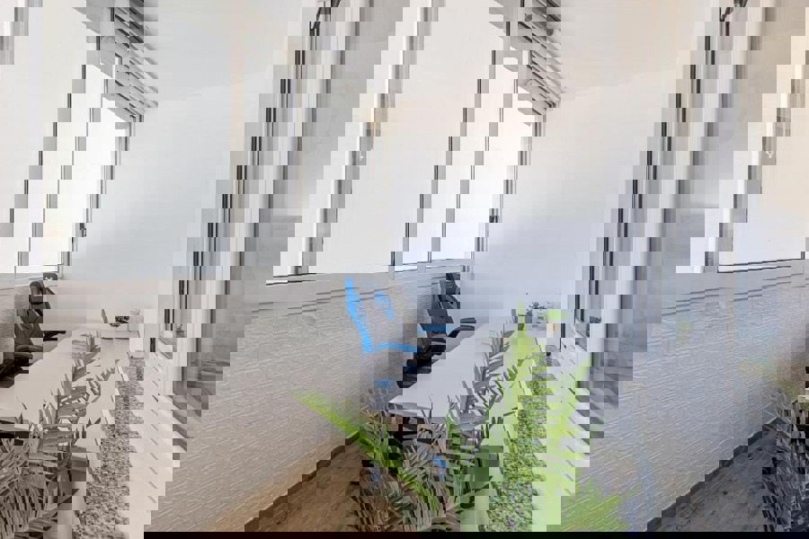 Ampio appartamento familiare con balcone e loggia