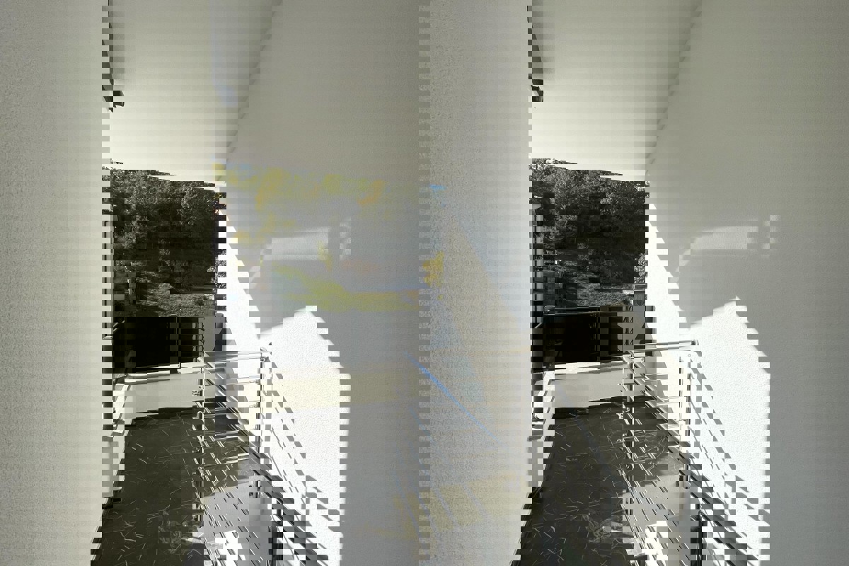 Appartamento in posizione tranquilla con vista mare