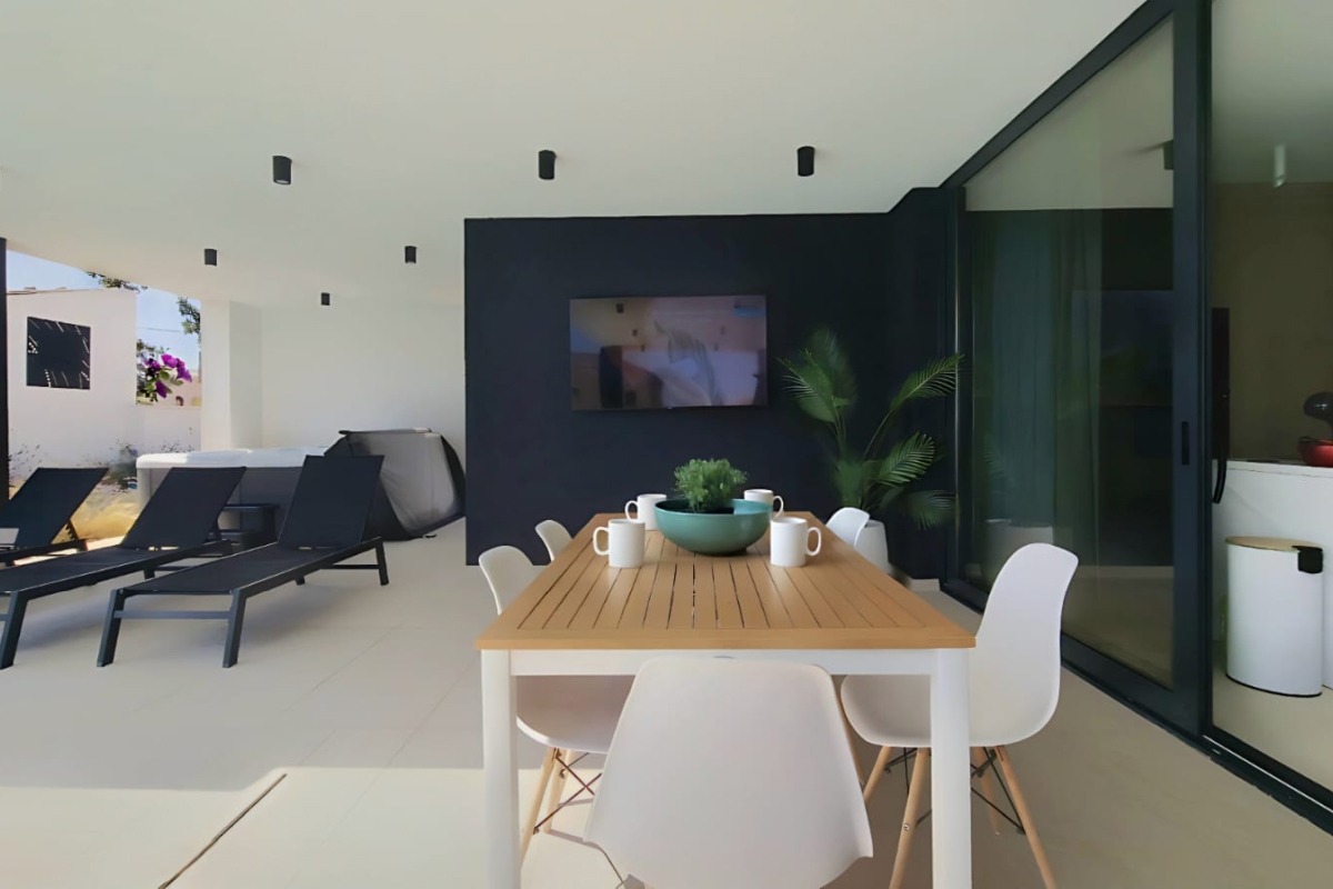 Villa moderna con vista mare