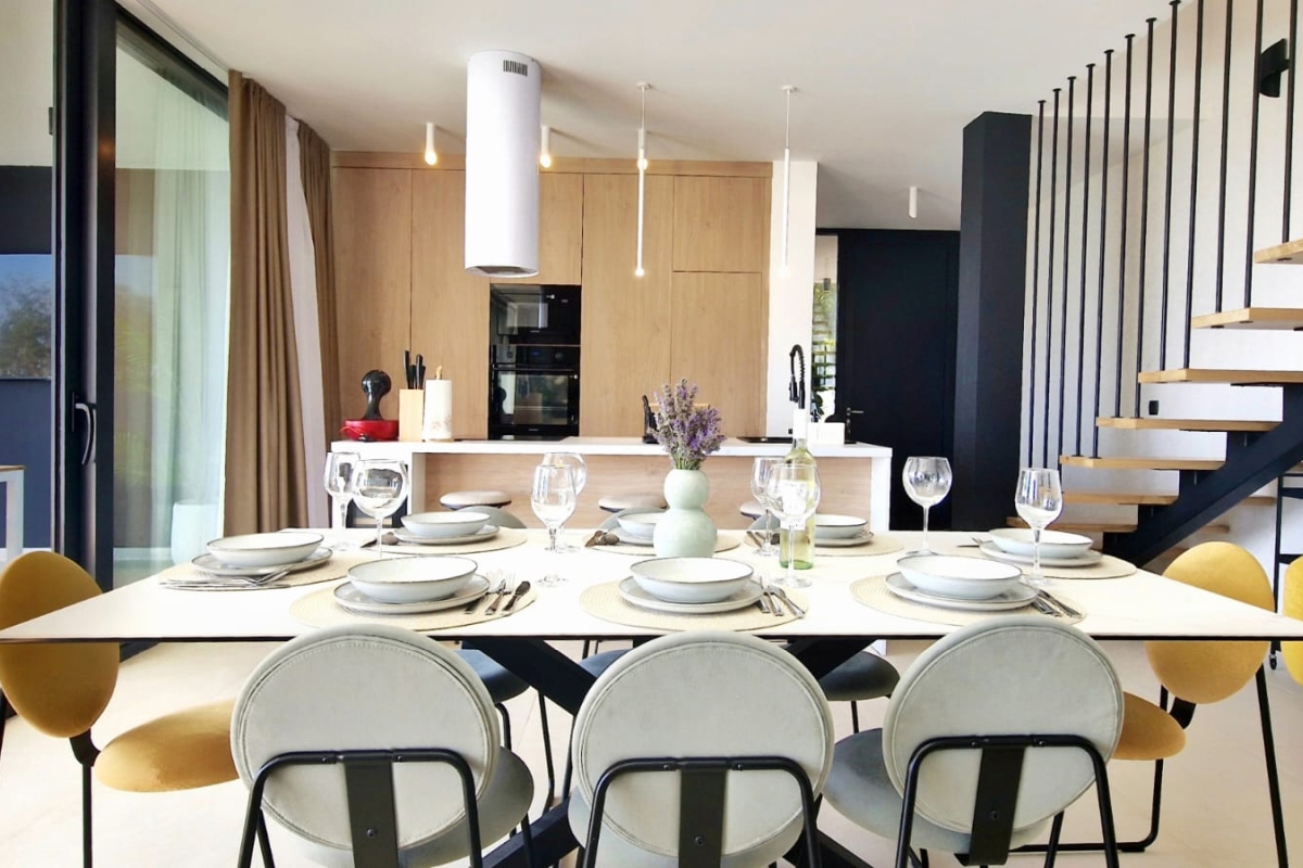 Villa moderna con vista mare