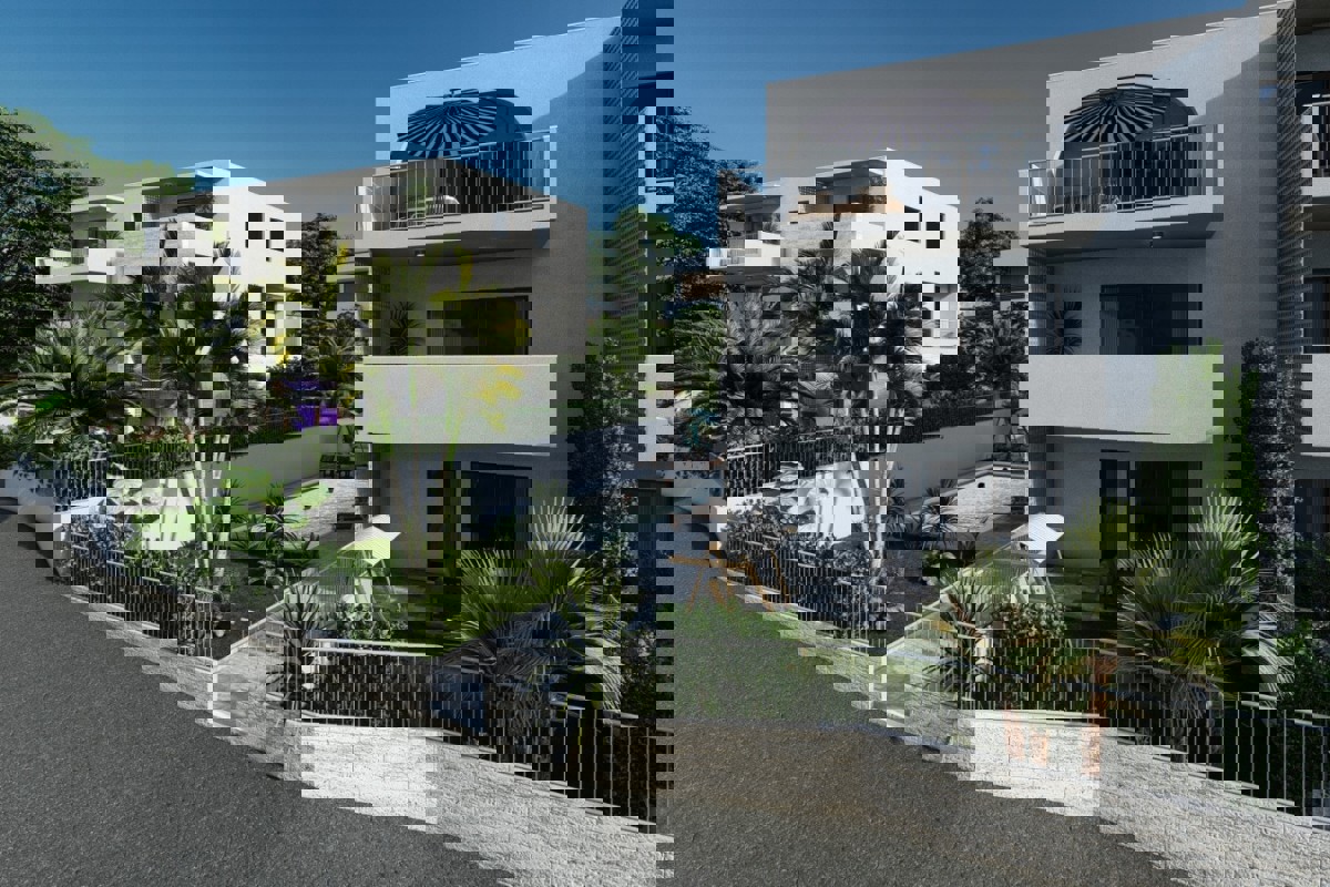 Appartamento in un nuovo edificio a Ciovo con vista mare