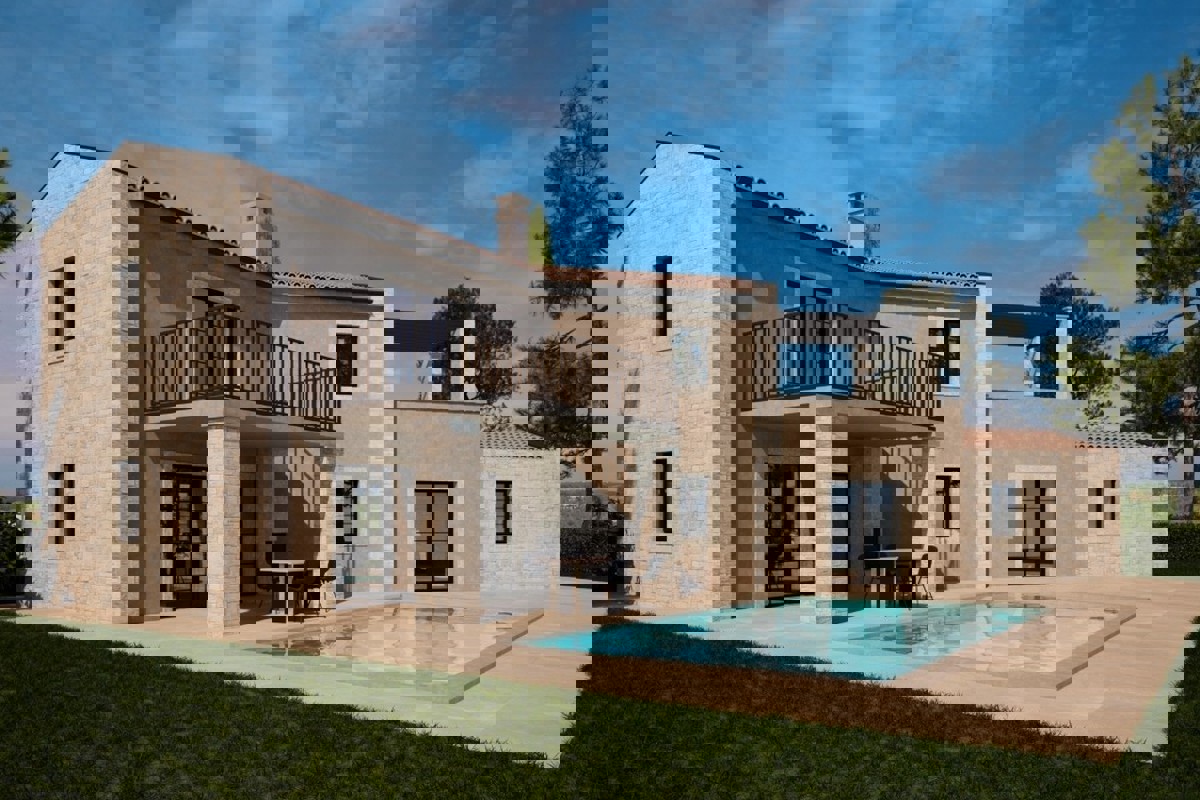 Villa moderna con piscina in posizione tranquilla