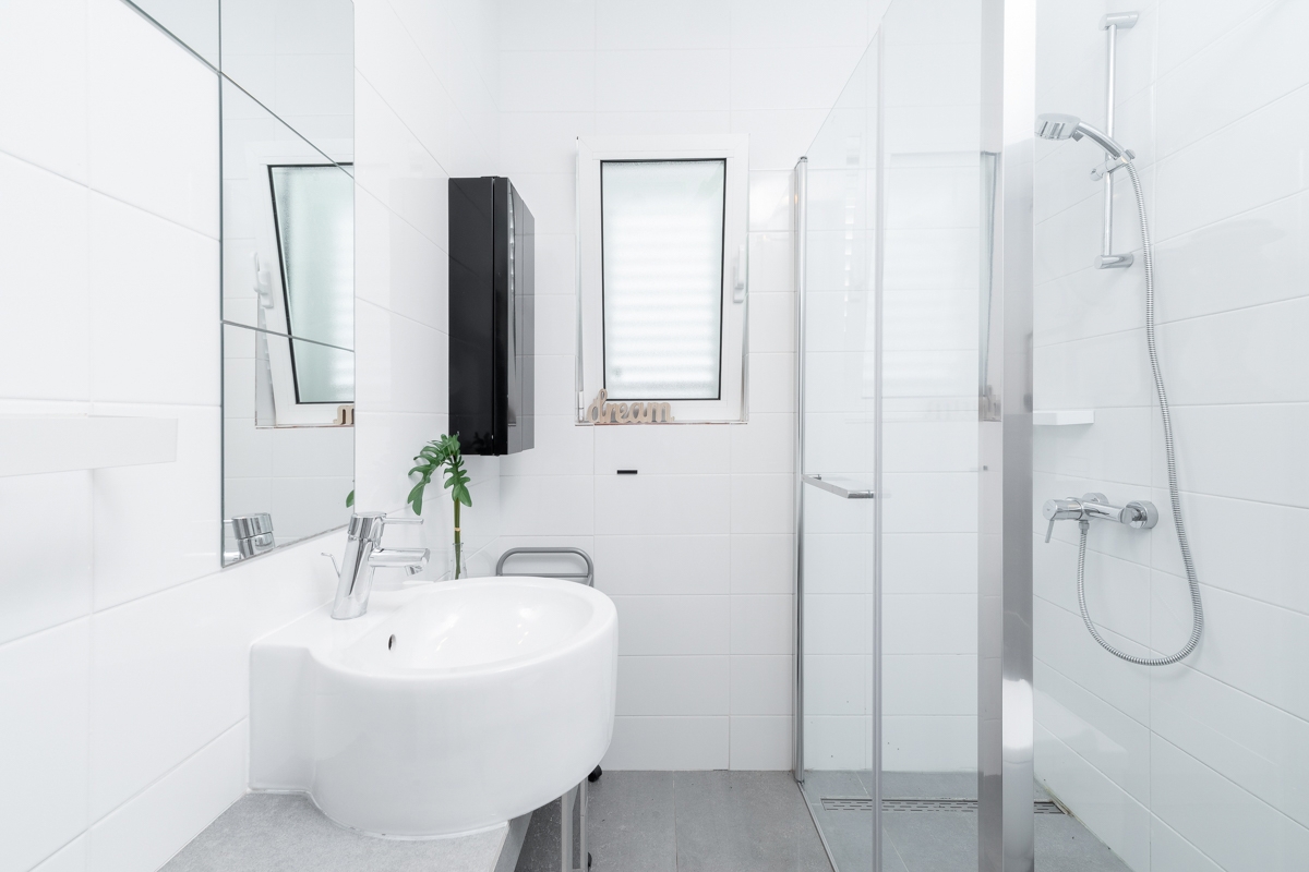 Villa mediterranea situata direttamente sul mare