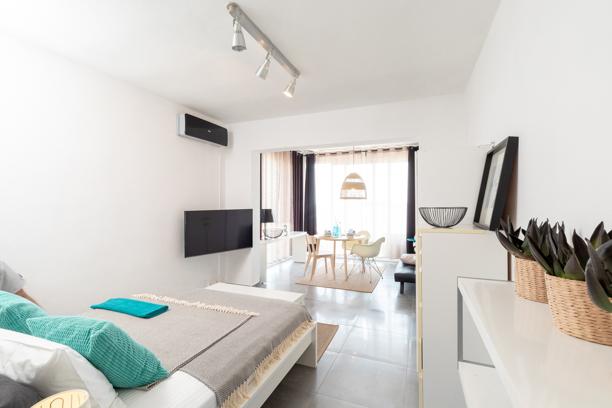 Villa mediterranea situata direttamente sul mare