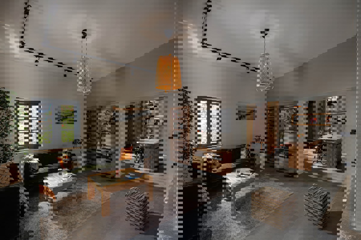 Villa con piscina immersa nella natura