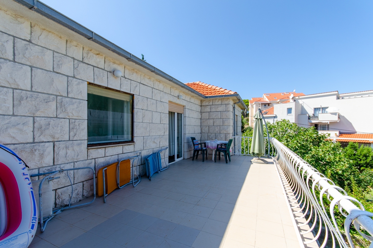 Una casa con vista mare