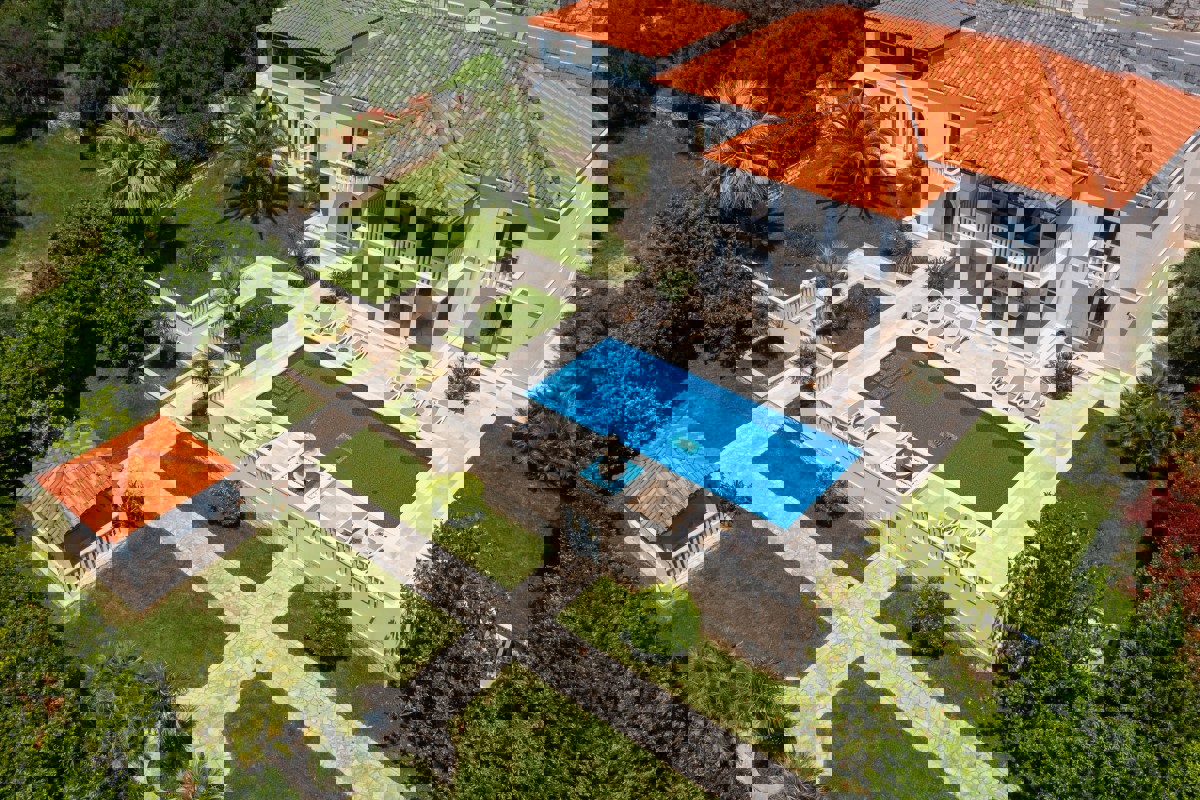 Esclusiva villa di design con vista panoramica sul mare