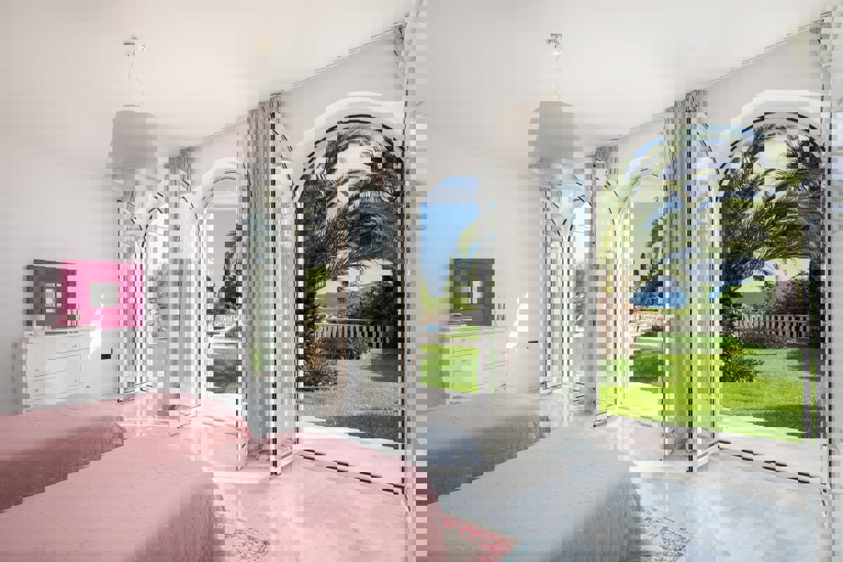 Esclusiva villa di design con vista panoramica sul mare