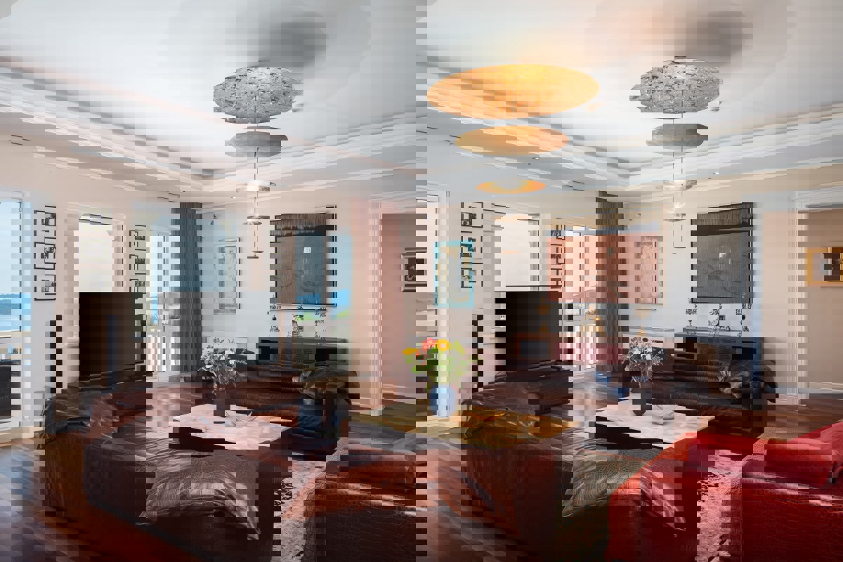 Esclusiva villa di design con vista panoramica sul mare