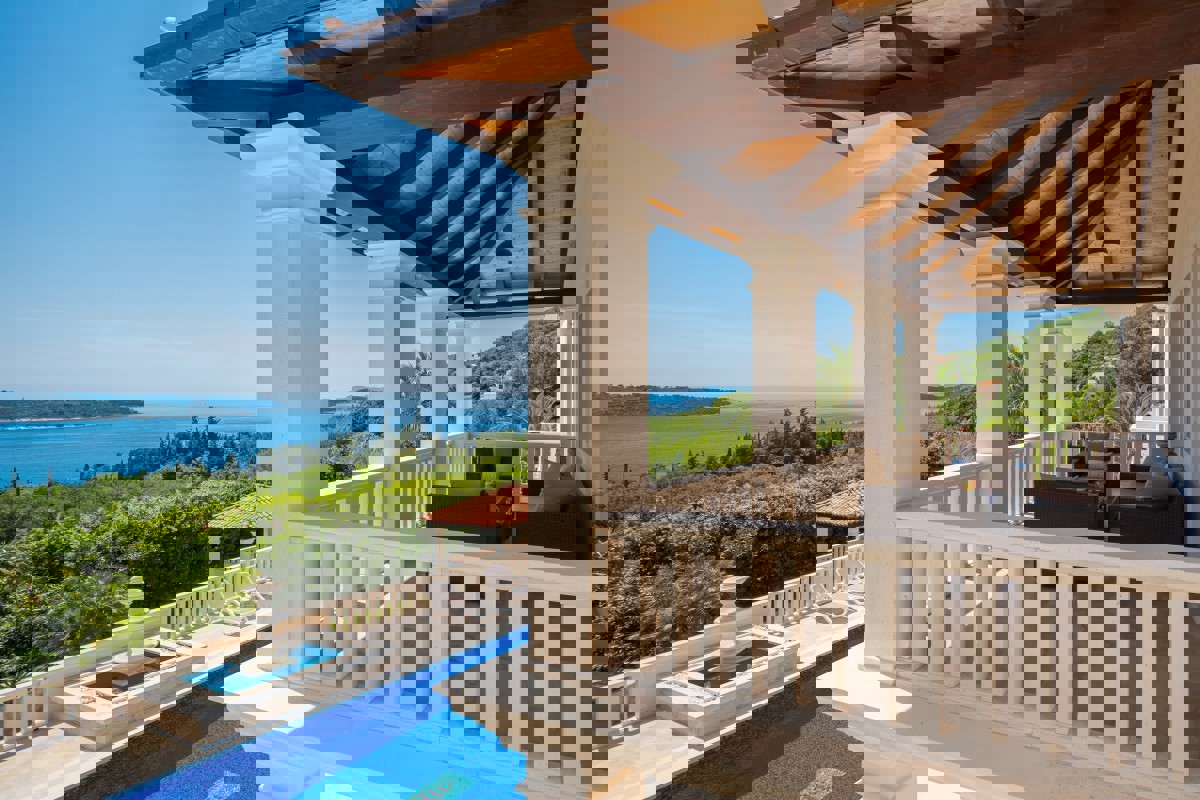 Esclusiva villa di design con vista panoramica sul mare