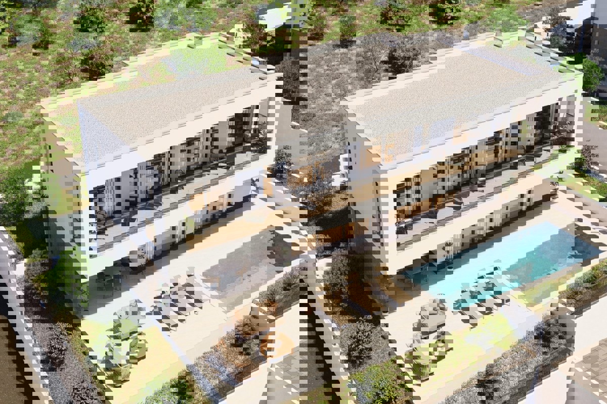 Villa moderna con vista mare