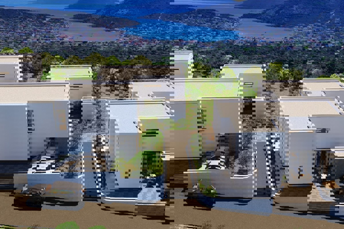 Villa moderna con vista mare