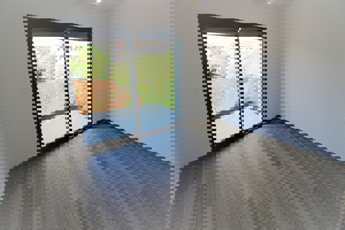 Appartamento duplex con piscina vicino al mare