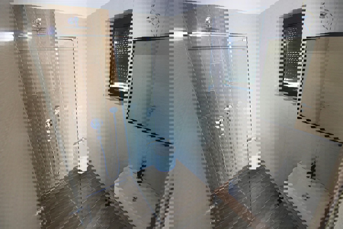 Appartamento duplex con piscina vicino al mare