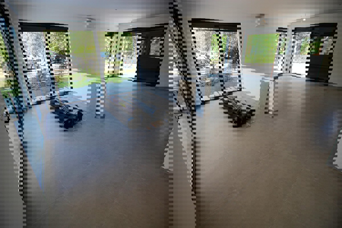 Appartamento duplex con piscina vicino al mare