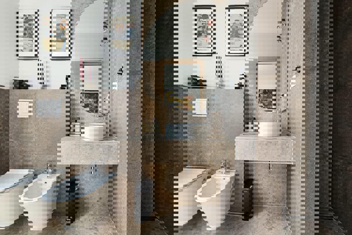 Villa moderna con piscina in posizione tranquilla