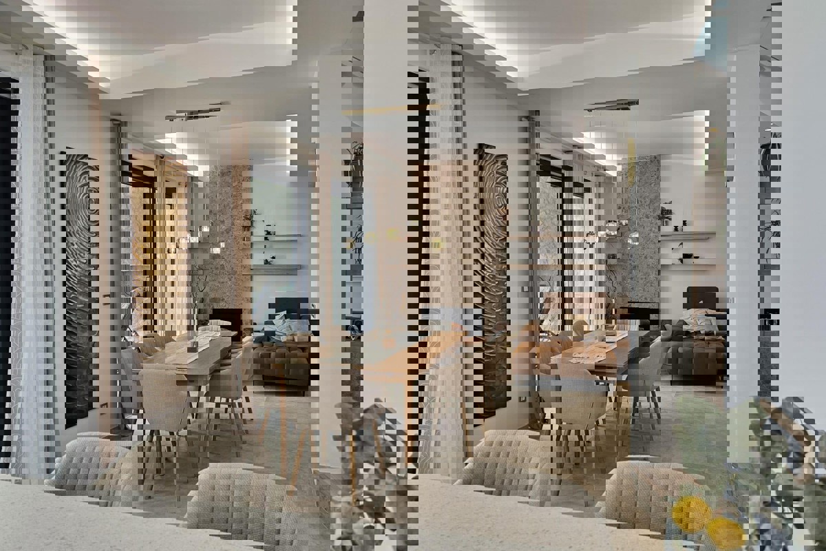 Villa moderna con piscina in posizione tranquilla