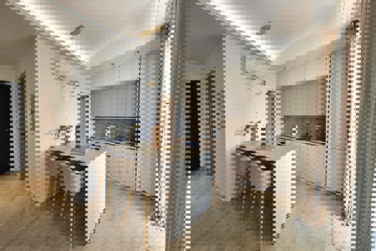 Villa moderna con piscina in posizione tranquilla