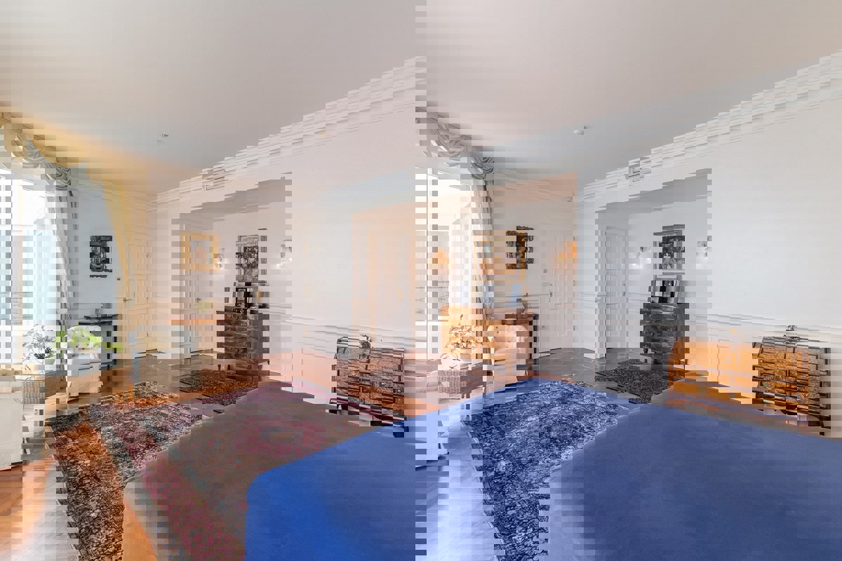 Esclusiva villa di lusso in prima fila sul mare con piscina