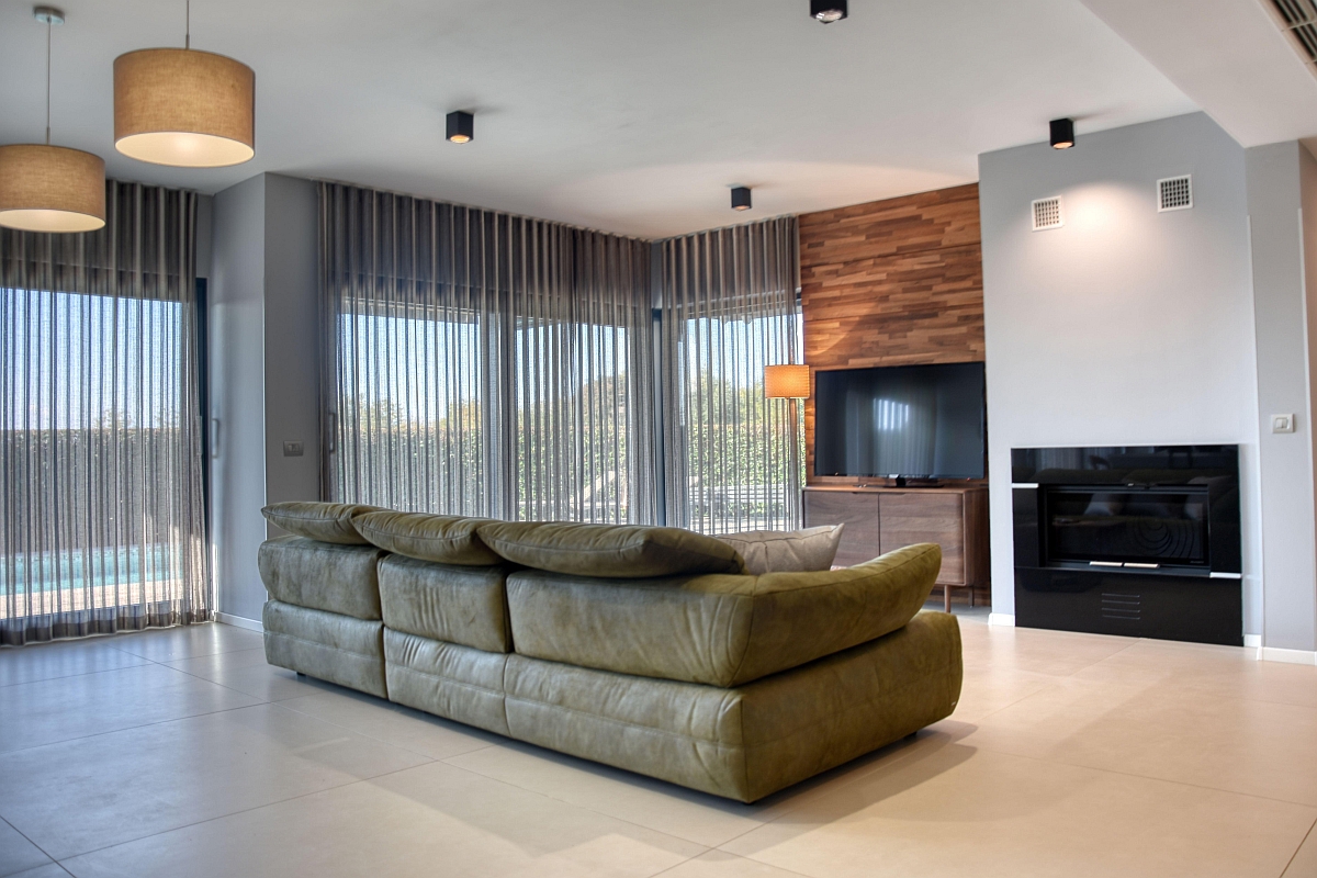 Villa moderna con piscina