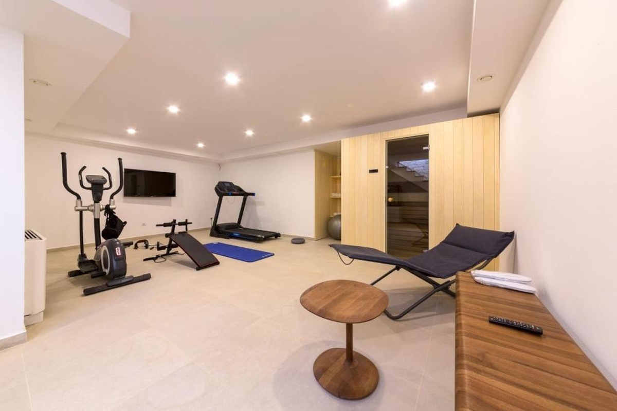 Villa moderna con piscina