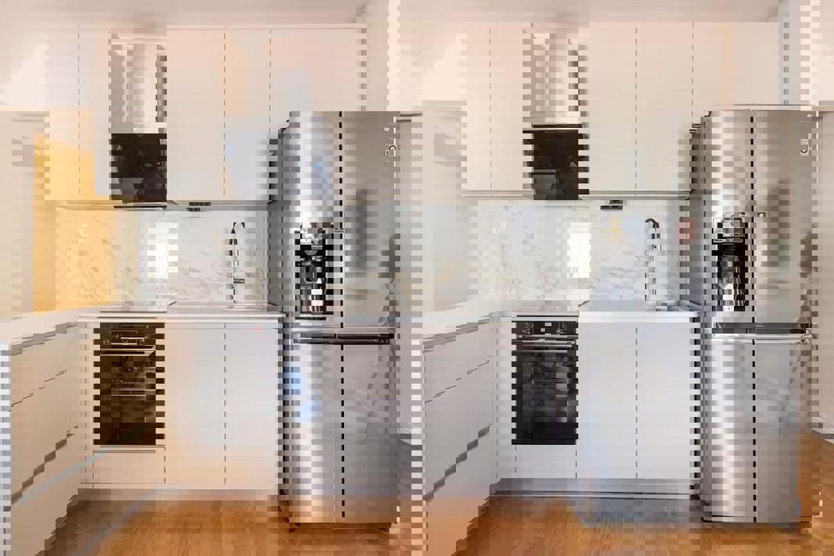 Appartamento con due camere da letto e monolocale completamente ristrutturati in centro città, ideali come residenza e investimento