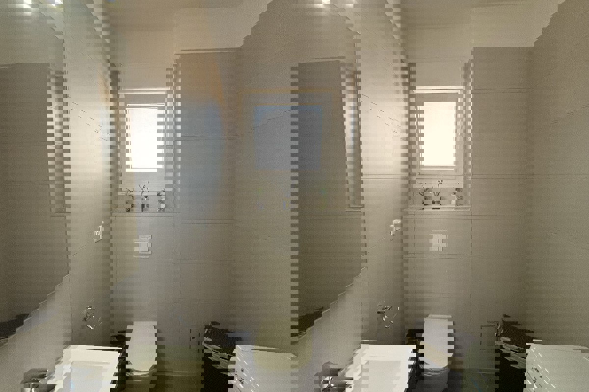 Attico moderno con terrazza panoramica e vista mare panoramica