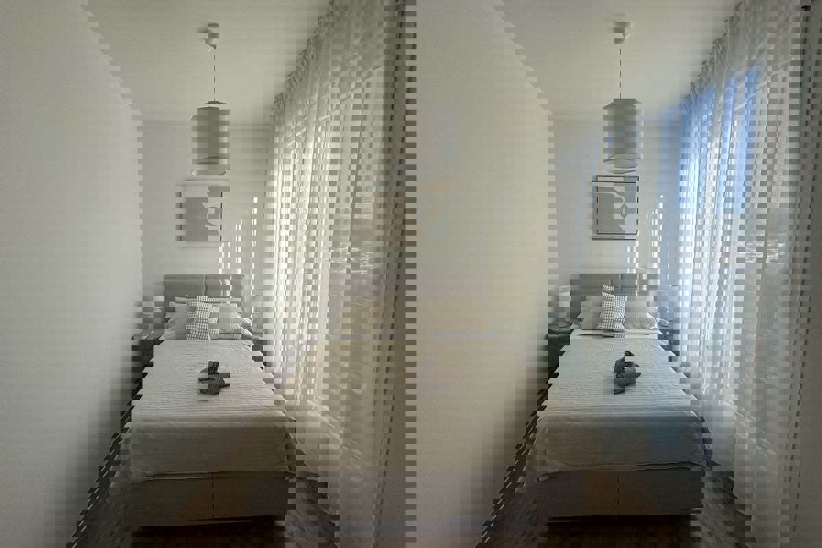 Attico moderno con terrazza panoramica e vista mare panoramica