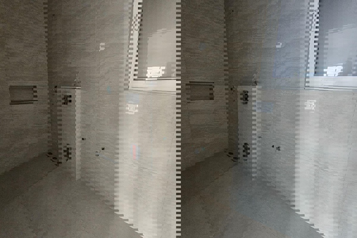 Moderno appartamento con piscina e giardino