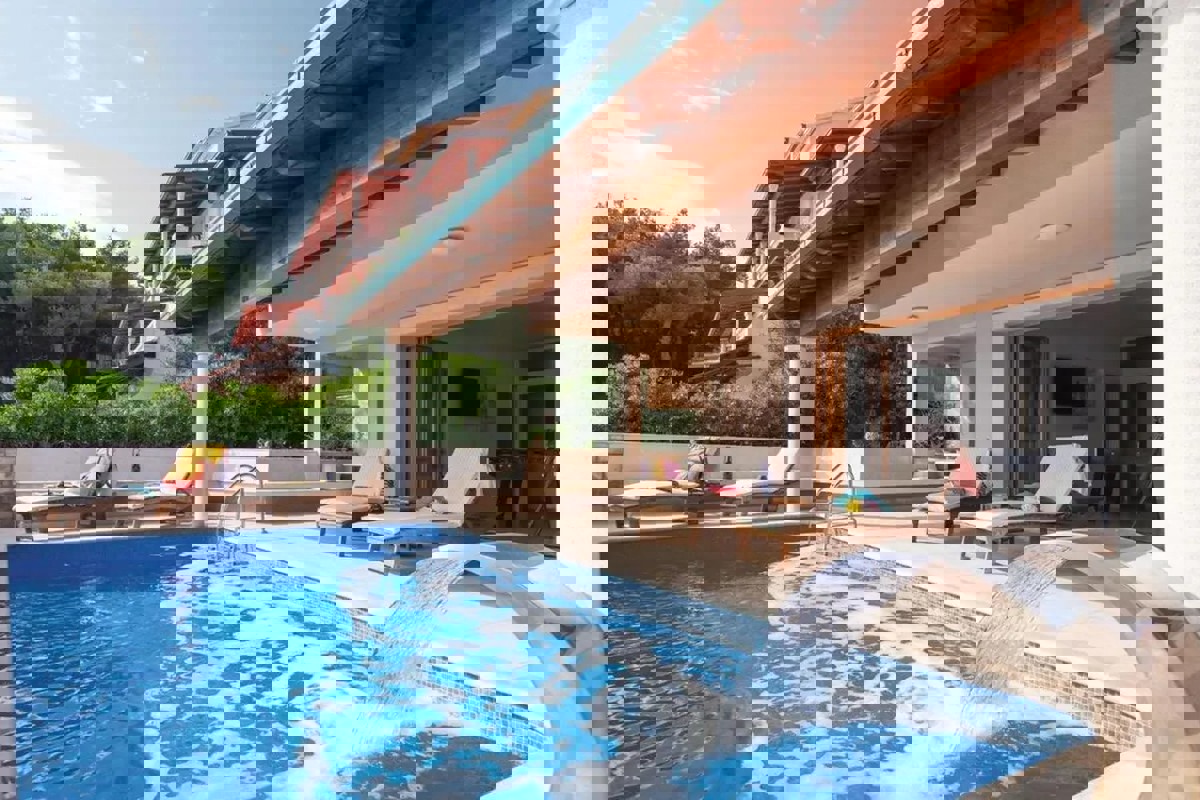 Villa in prima fila sul mare