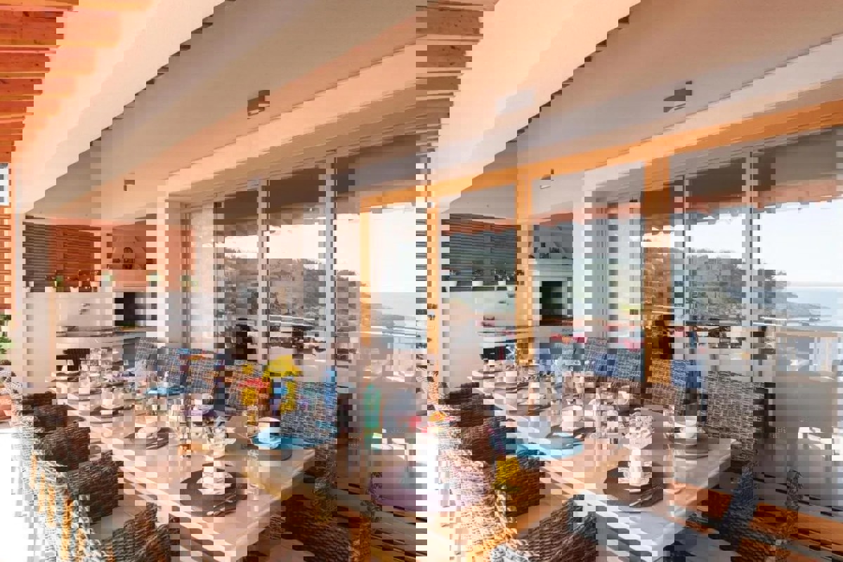 Villa in prima fila sul mare