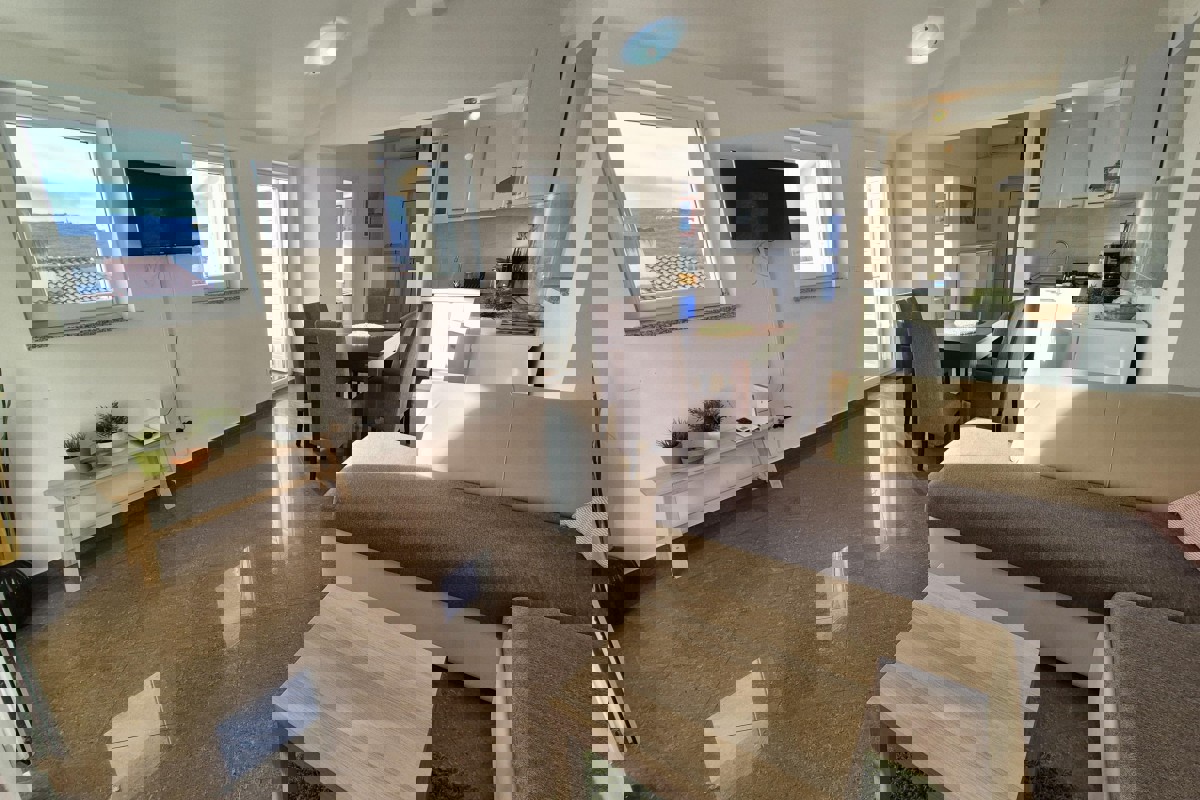 Appartamento con due camere da letto e vista mare, vicino alla spiaggia