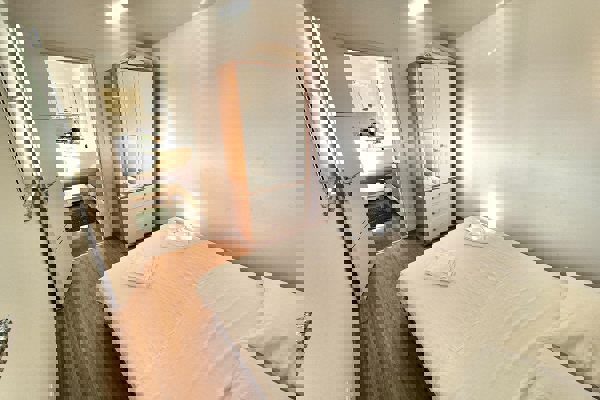 Appartamento con due camere da letto e vista mare, vicino alla spiaggia