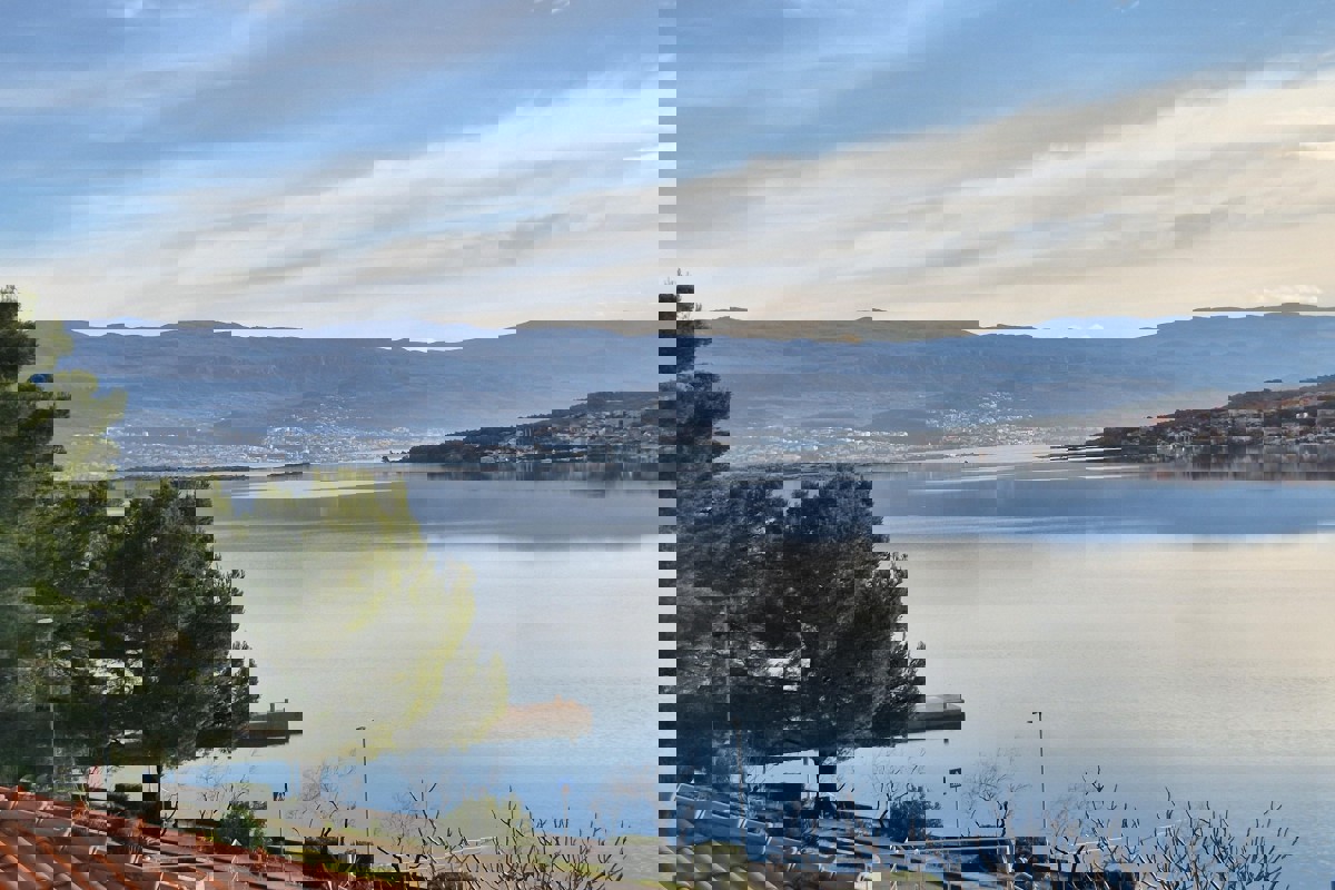 Appartamento con due camere da letto e vista mare, vicino alla spiaggia