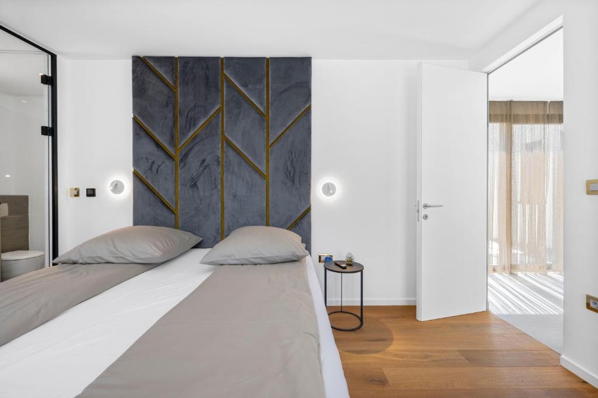 Villa di lusso con piscina e vista mare aperta