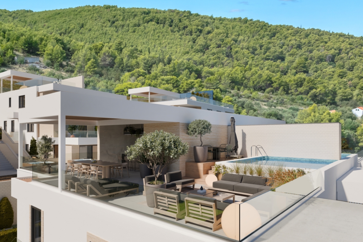 Lussuoso attico con tre camere da letto e vista mare