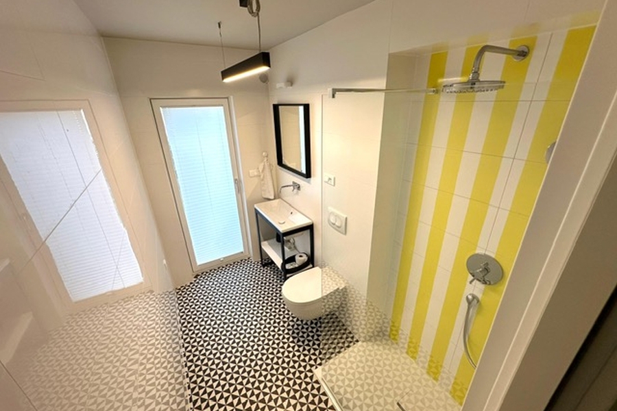 Appartamento moderno con piscina privata e garage – piano terra di una casa, Marjan