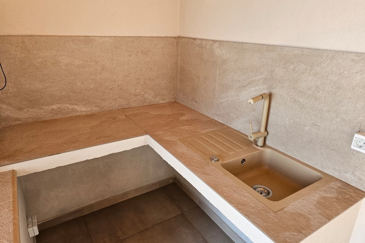 Casa con piscina e vista mare