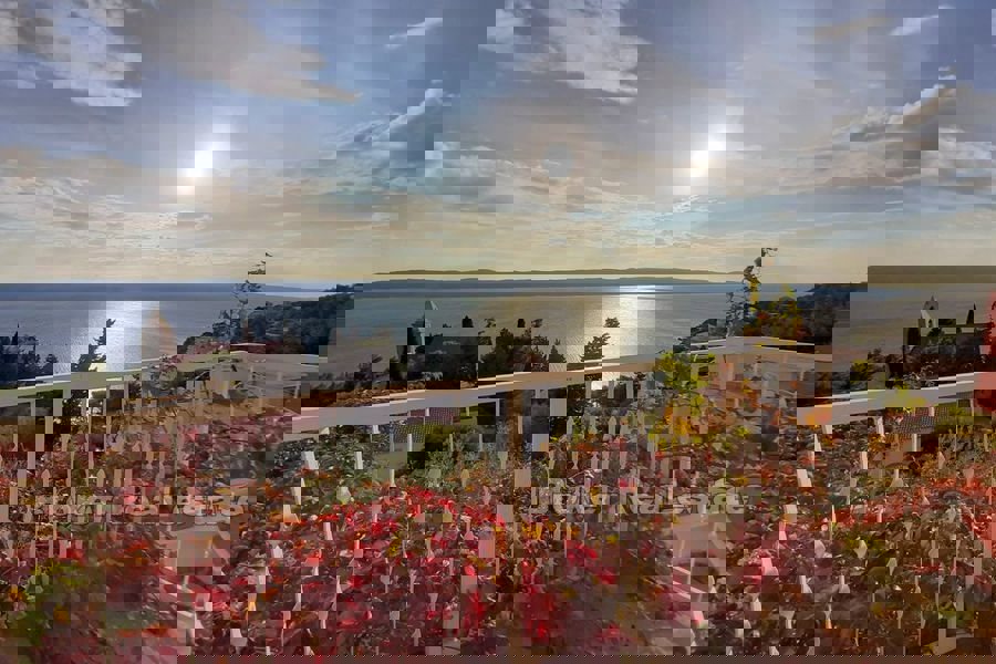 Casa con vista sul mare aperto