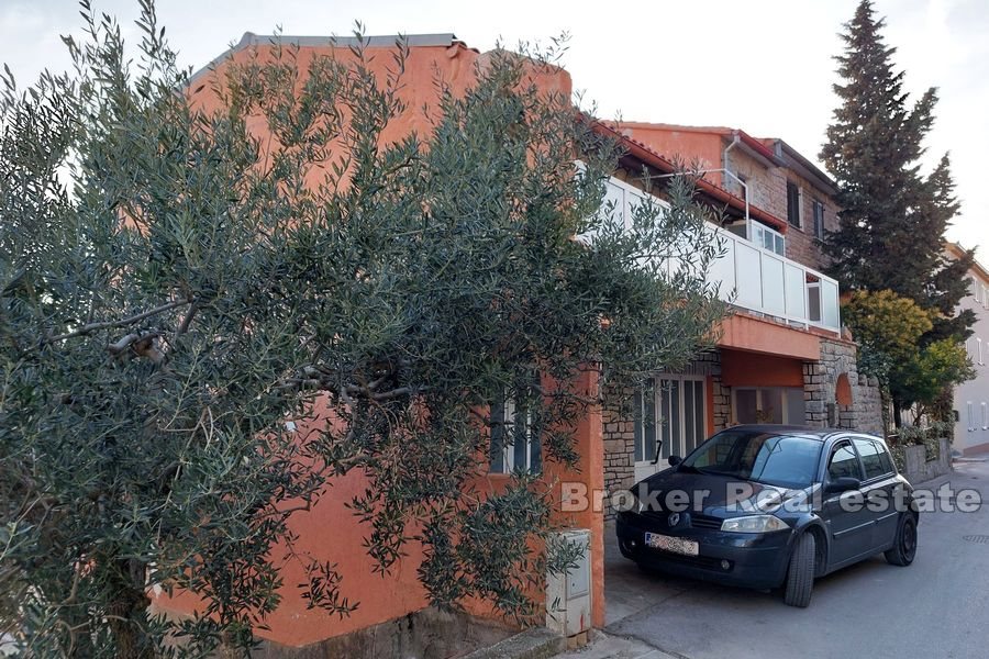 Casa bifamiliare con vista mare