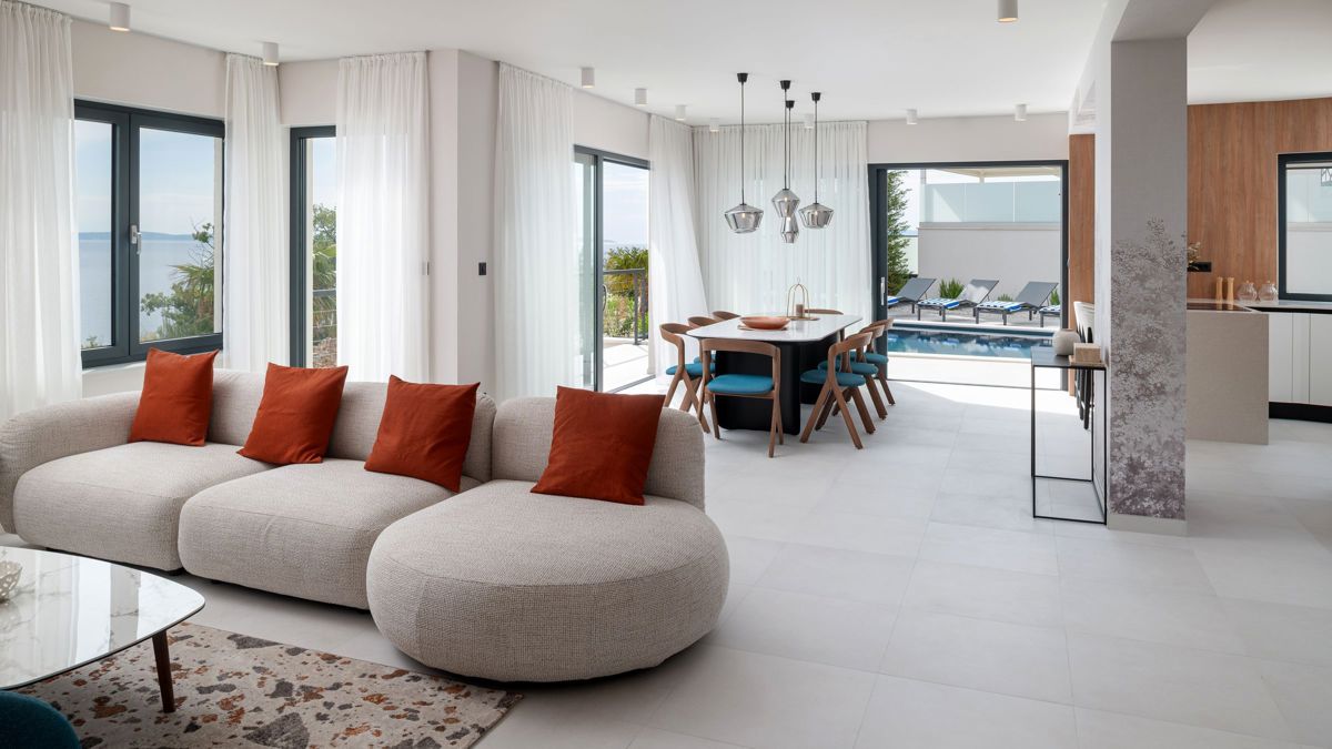 Villa con piscina e vista mare