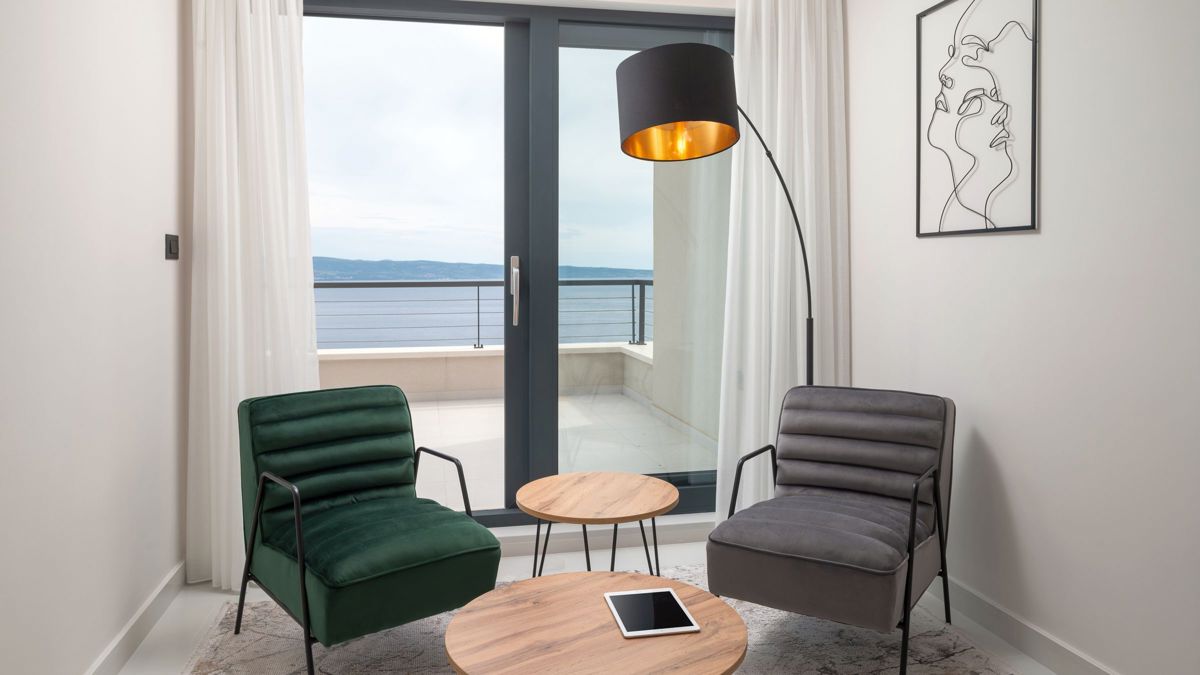 Villa con piscina e vista mare