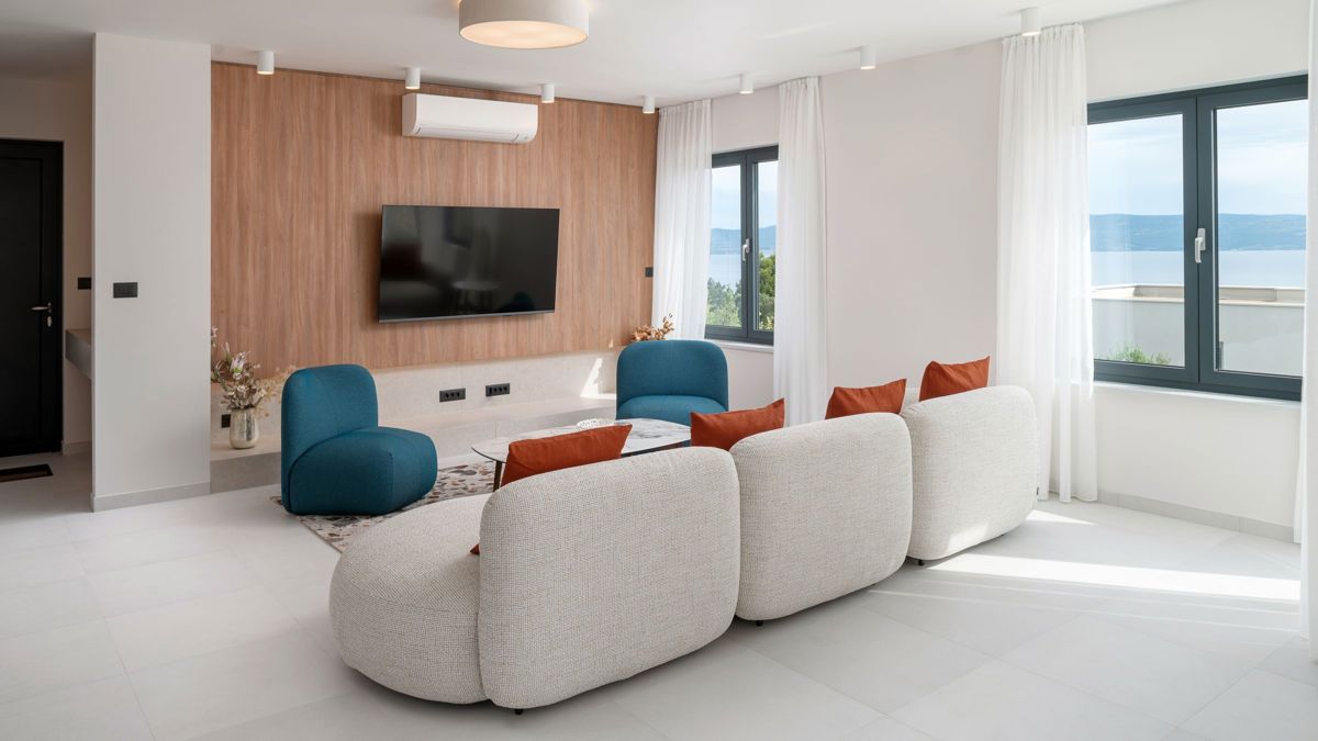 Villa con piscina e vista mare