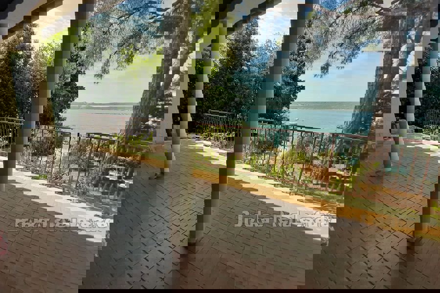Casa in prima fila sul mare