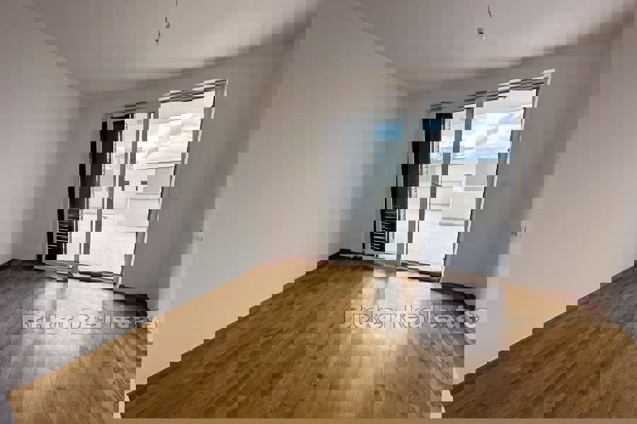 Ampio attico con vista mare